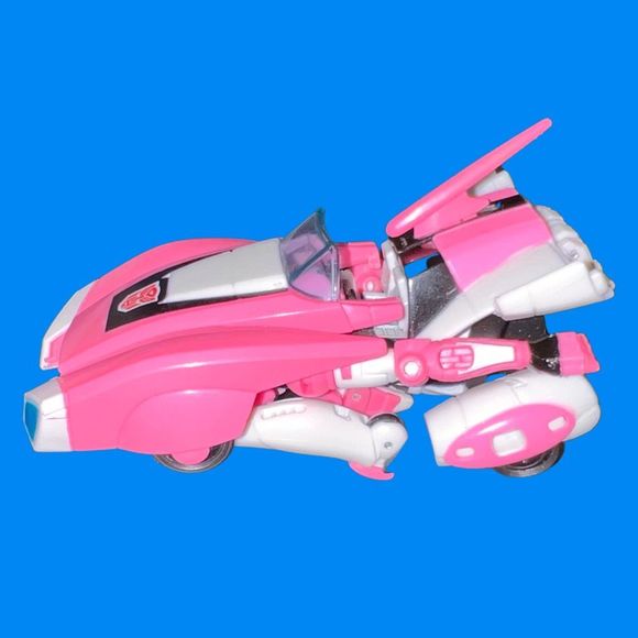 Hasbro Autobot Arcee Transformers Generations Action Figure Car - Picture 3 of 6